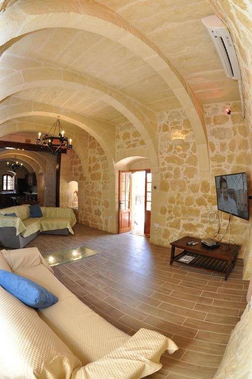 Mikiel U Rosa Holiday Farmhouse With Large Private Pool Zebbug  Exterior photo