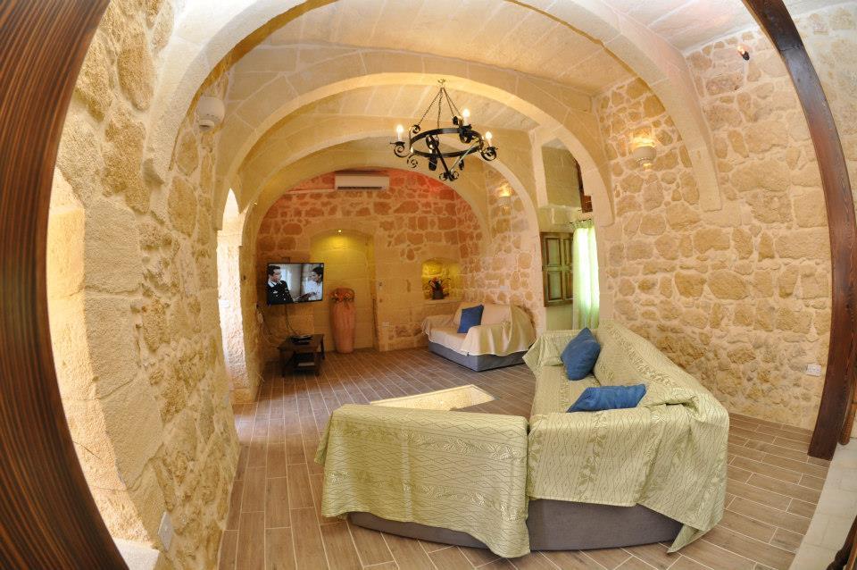 Mikiel U Rosa Holiday Farmhouse With Large Private Pool Zebbug  Exterior photo